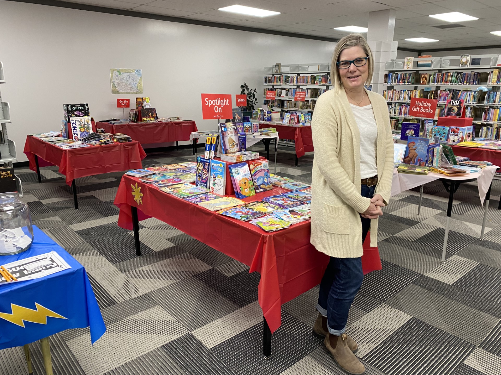 Scholastic Book Sales brings 2800 of books to Boissevain School library